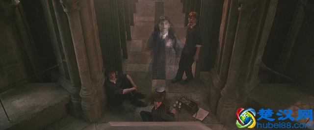 《哈利波特2：消失的密室》当金妮遇见哈利波特有这样的举动