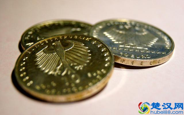 通胀会让钱变得不值钱，通货紧缩又有什么危害呢？