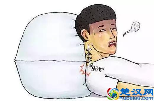 20岁就有颈纹？想要去掉颈纹只用颈霜做不到！