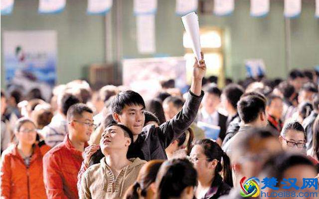 富士康隔三岔五出现跳楼事件，不是因为压力，而是可选择的路太少