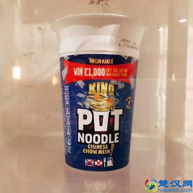 兼职在公司楼下开方便面馆，这可能是文艺青年离开店最近的一次