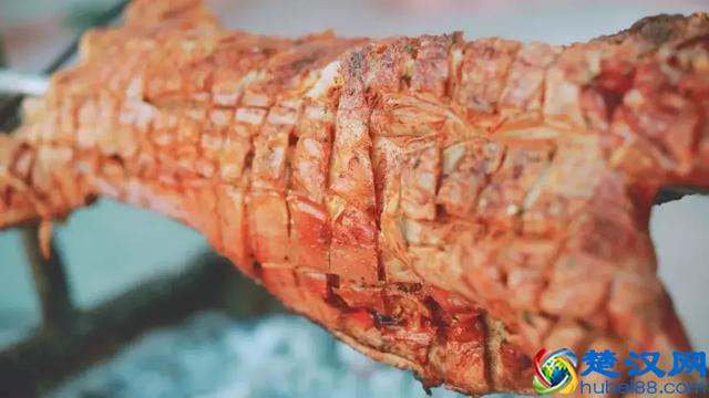 从业28年，烤超过5万只羊，老师傅告诉你哪里的烤羊才最正宗！