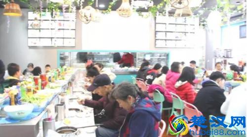 加盟一家麻小辛旋转小火锅要多少钱