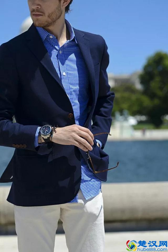 三十岁左右的男士穿什么品牌的衣服,怎么搭配比较好?