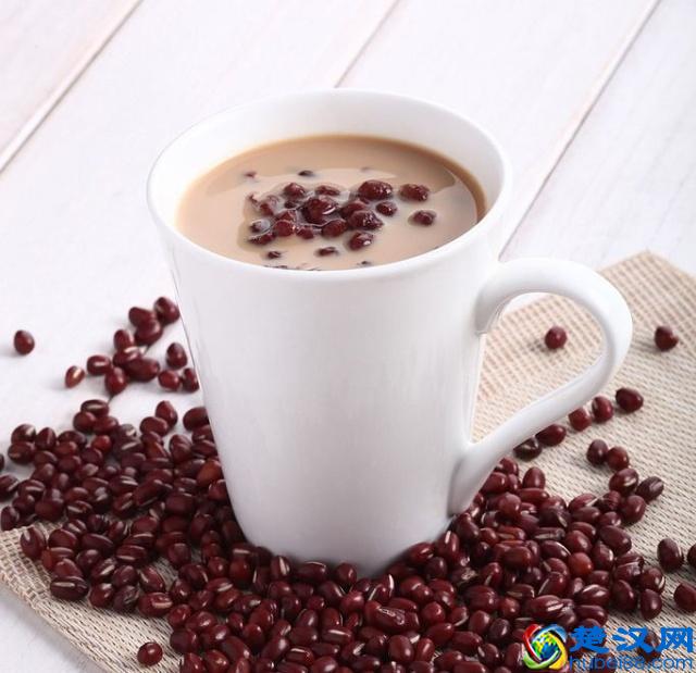 网评“超好吃”的4种奶茶配料，学生党都爱图2，有你喜欢的吗