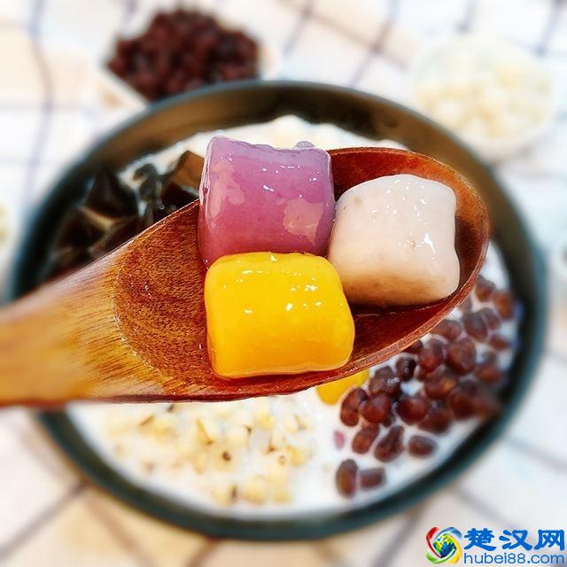 网评“超好吃”的4种奶茶配料，学生党都爱图2，有你喜欢的吗