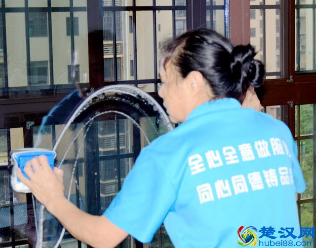 让专业的人做专业的事，家政服务也需要找正规的公司