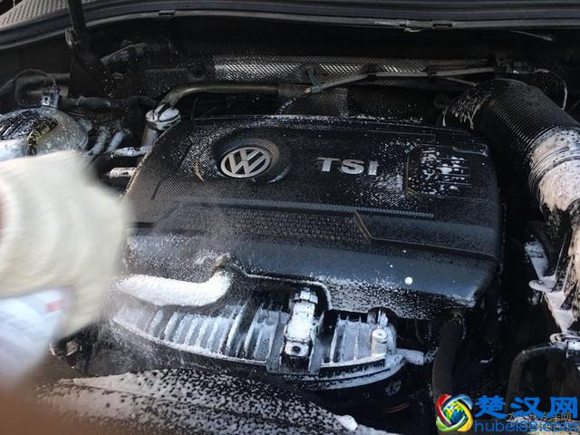 再也不用去洗车店，自己动手轻松清洗发动机舱！