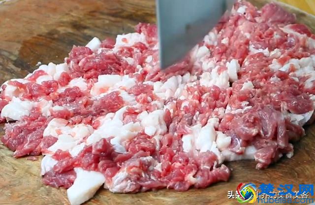 面馆里的炸酱是怎么做出来的？学会了，在家里做好吃的炸酱面