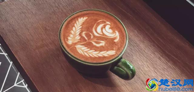漂亮的咖啡拉花，是用什么样的奶缸拉出来的？