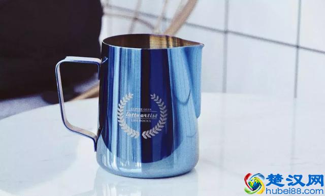 漂亮的咖啡拉花，是用什么样的奶缸拉出来的？