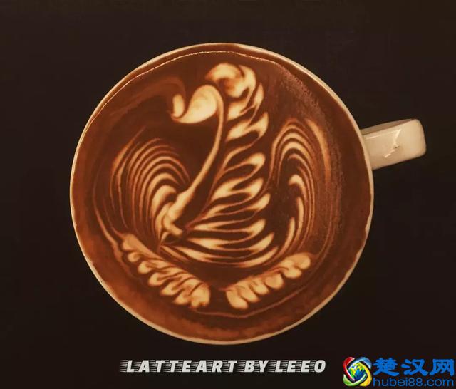 漂亮的咖啡拉花，是用什么样的奶缸拉出来的？