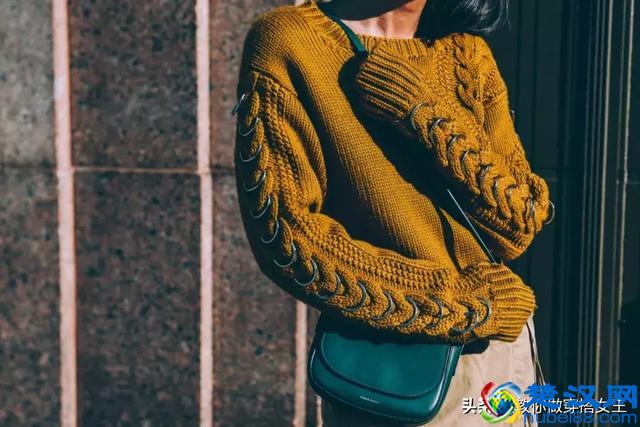 毛衣+衬衫，最爆表穿搭方法