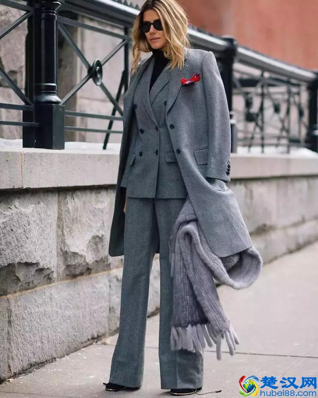 你有灰色大衣吗？学学这六种时尚搭配！