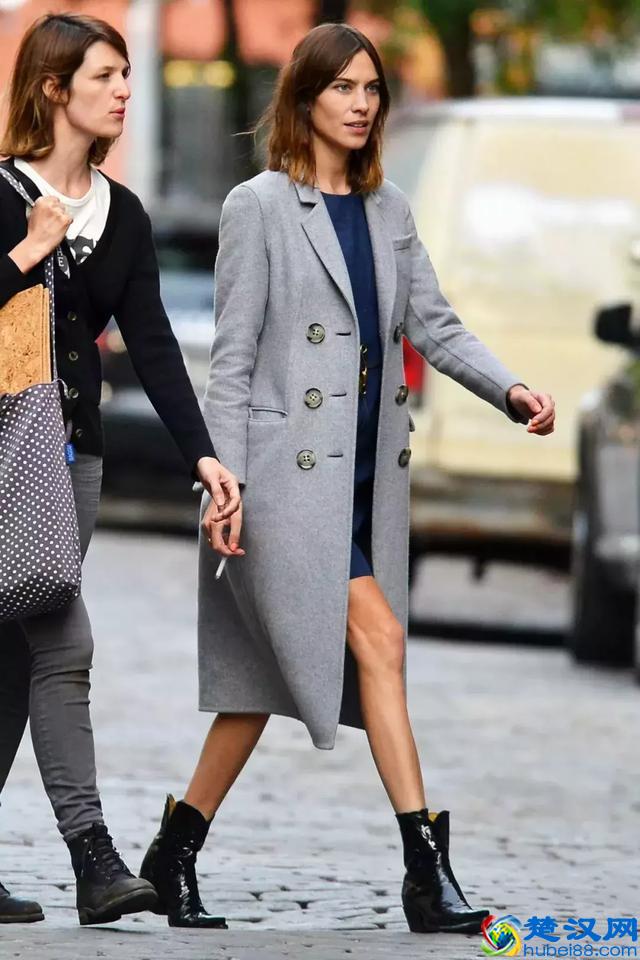 你有灰色大衣吗？学学这六种时尚搭配！