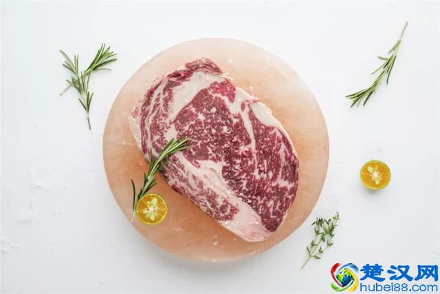 98%的成都人都不知道，锦华万达对面的橡树林藏了一个美食广场！