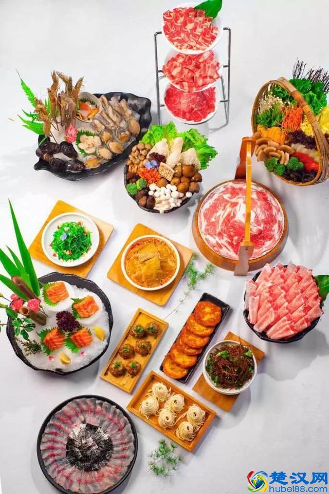 98%的成都人都不知道，锦华万达对面的橡树林藏了一个美食广场！