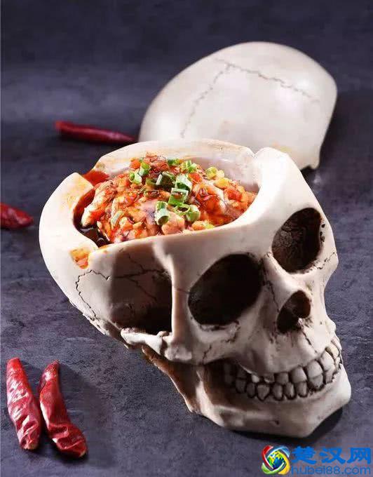 98%的成都人都不知道，锦华万达对面的橡树林藏了一个美食广场！