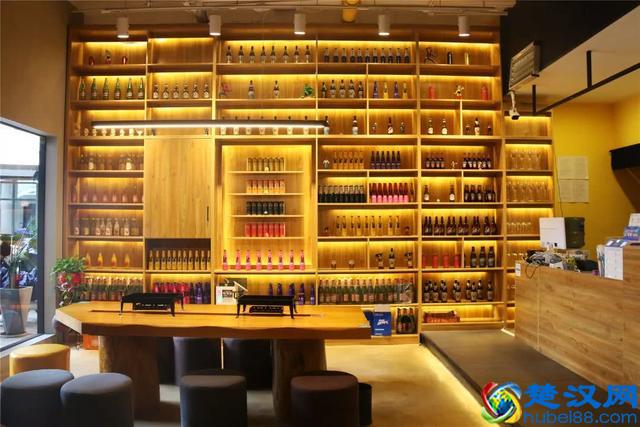 98%的成都人都不知道，锦华万达对面的橡树林藏了一个美食广场！