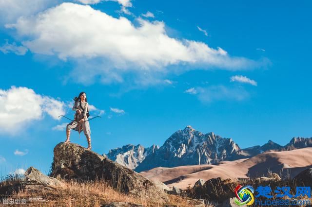 现在这个社会，靠谁都不行，只能靠自己