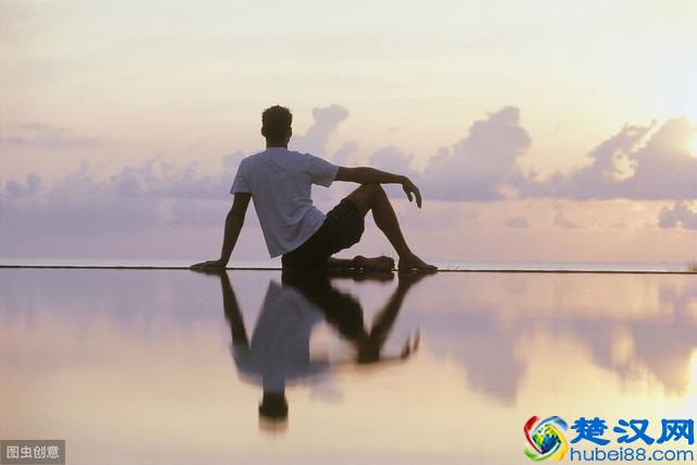 现在这个社会，靠谁都不行，只能靠自己