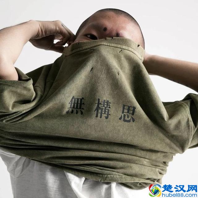 科普男生情侣潮牌穿搭服装 日潮美潮以及国潮的购买体验以及价格