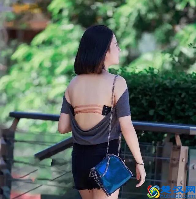 女生夏天内衣这么穿，男生最喜欢（自己也舒服）