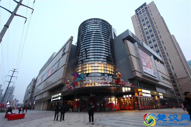 万科正式进入郁亮时代，商业地产向左还是向右？