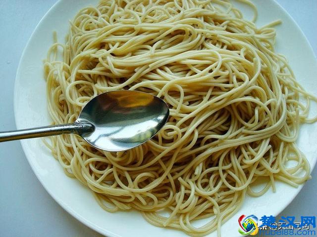 懒人必备的十大面条之一，劲道爽滑，做法超级简单