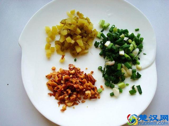 懒人必备的十大面条之一，劲道爽滑，做法超级简单