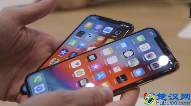 女子裸身推油半小时，发现按摩师手机正视频连线，对面是半身裸男