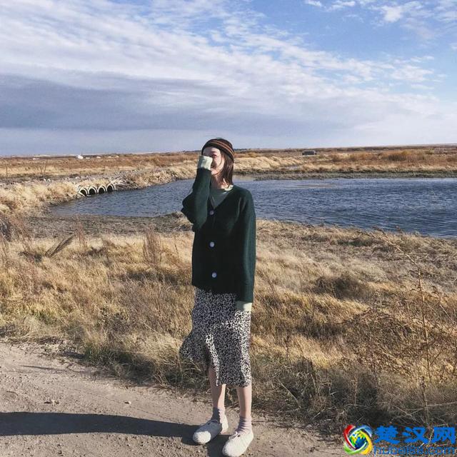 学会100个拍照pose大全，让你的照片美爆朋友圈