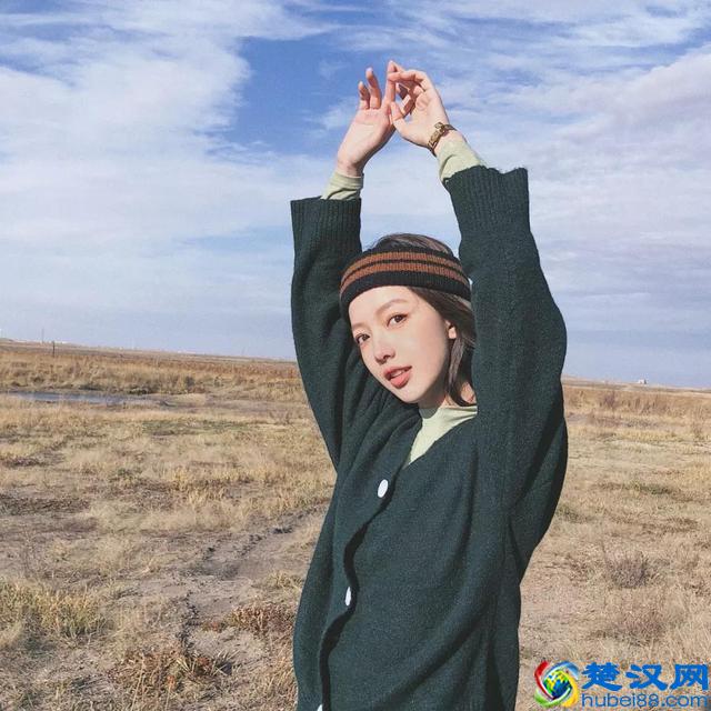 学会100个拍照pose大全，让你的照片美爆朋友圈