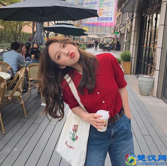 学会100个拍照pose大全，让你的照片美爆朋友圈