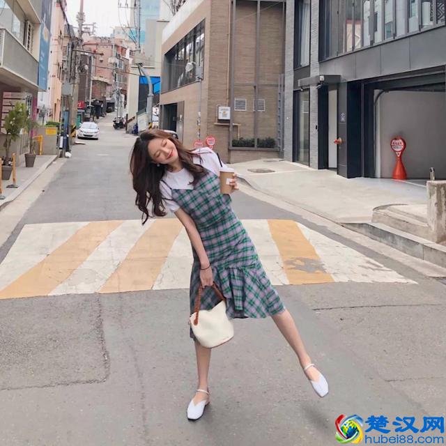 学会100个拍照pose大全，让你的照片美爆朋友圈