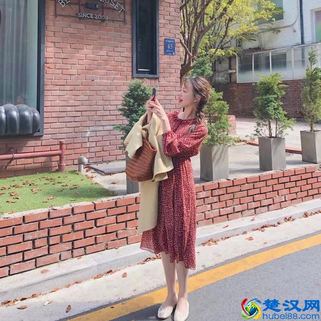 学会100个拍照pose大全，让你的照片美爆朋友圈