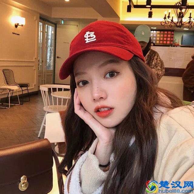 学会100个拍照pose大全，让你的照片美爆朋友圈