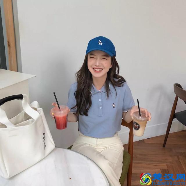 学会100个拍照pose大全，让你的照片美爆朋友圈