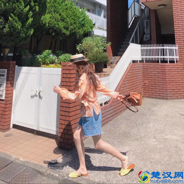 学会100个拍照pose大全，让你的照片美爆朋友圈