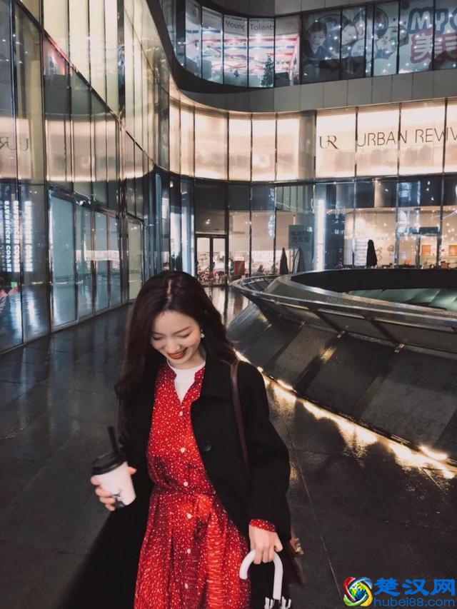 学会100个拍照pose大全，让你的照片美爆朋友圈