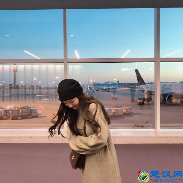 学会100个拍照pose大全，让你的照片美爆朋友圈