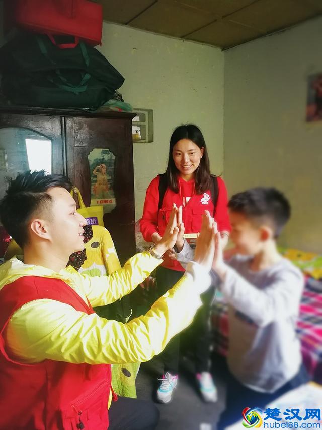 抢先听！川台唱响公益歌曲《爱在邻里间》