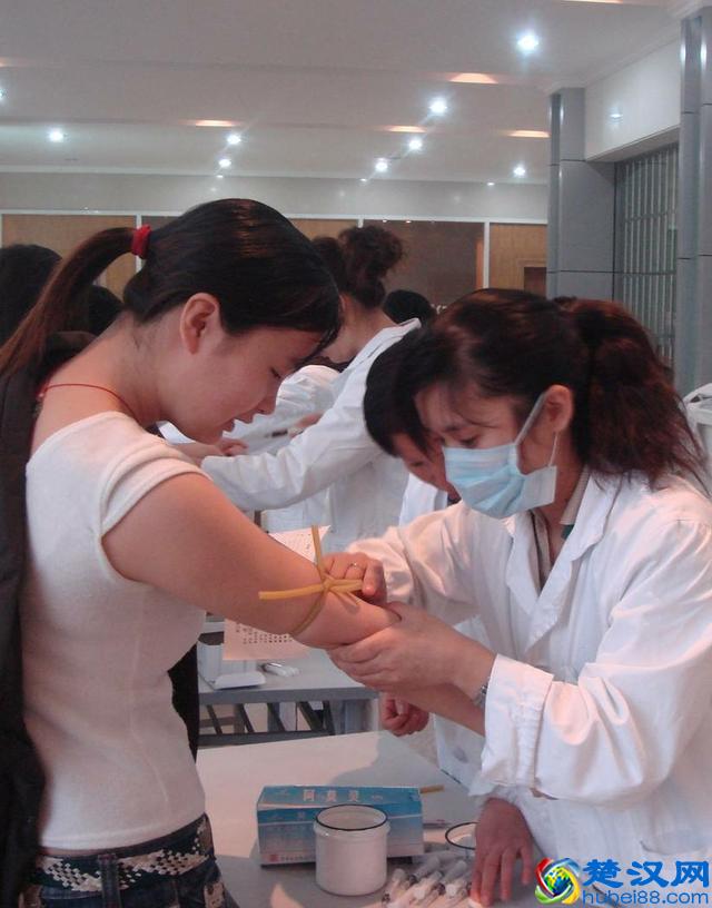 三八妇女节将至，这5款礼物任选其一送给她，都是最有爱的心意！