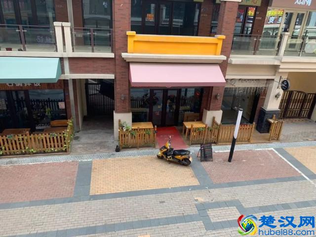 扬州这里投资的商铺，两年都没租出去，店铺大面积关门