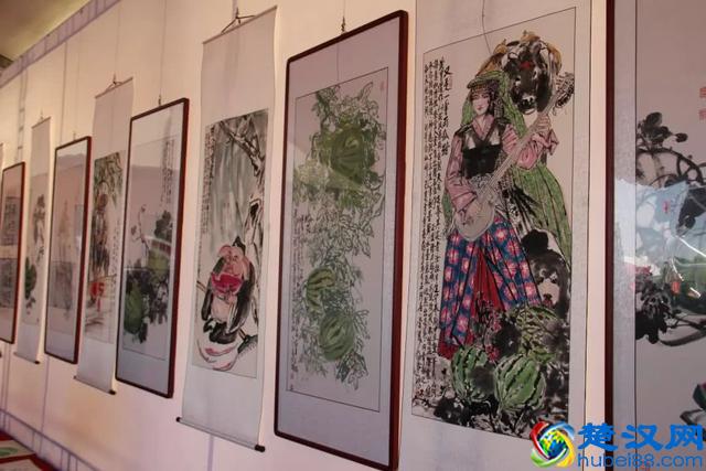 固堤西瓜节一份盒饭的背后，是郭牌西瓜和U饭云餐对劳动者的尊敬