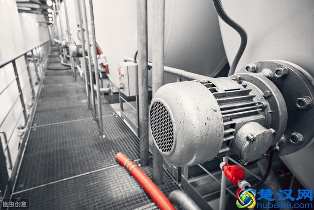 什么叫超前或滞后的无功功率？为什么从电网里吸收滞后的无功功率？