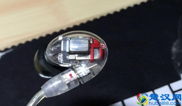 监听耳机要比普通耳机好吗？带你走进监听耳机的世界！