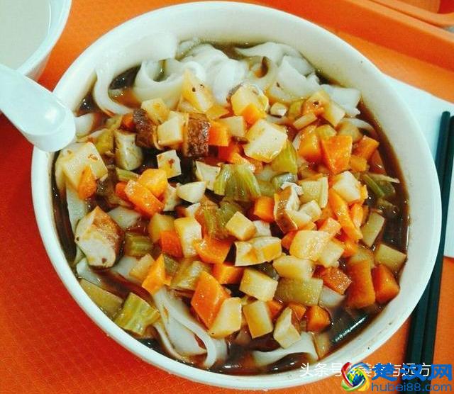 刀削面两大品牌——金马刀削面和铁蛋刀削面