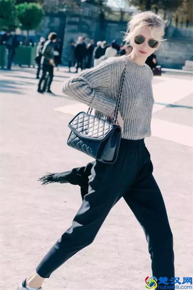 灰色配什么颜色好看？自带高级感的灰色应该这样穿！