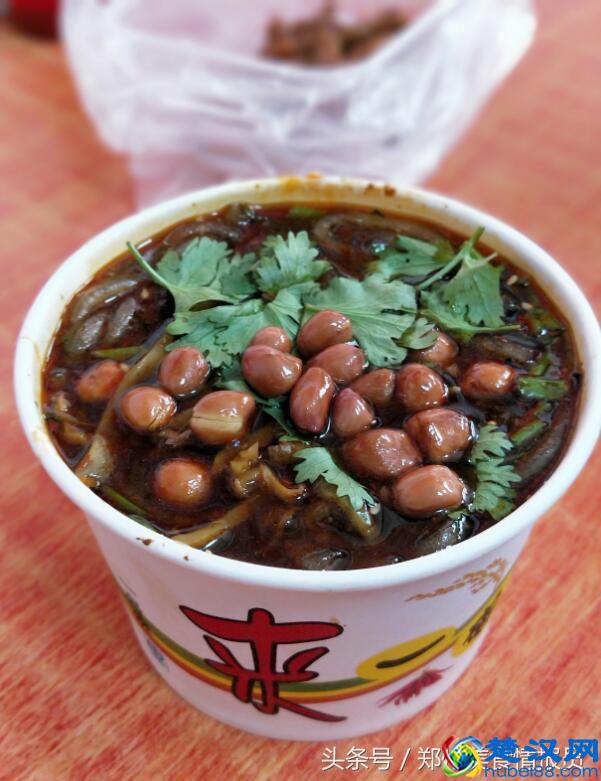 八哥酸辣粉·郑州｜绝对是传统口味，汤底酸辣咸香刚刚好~